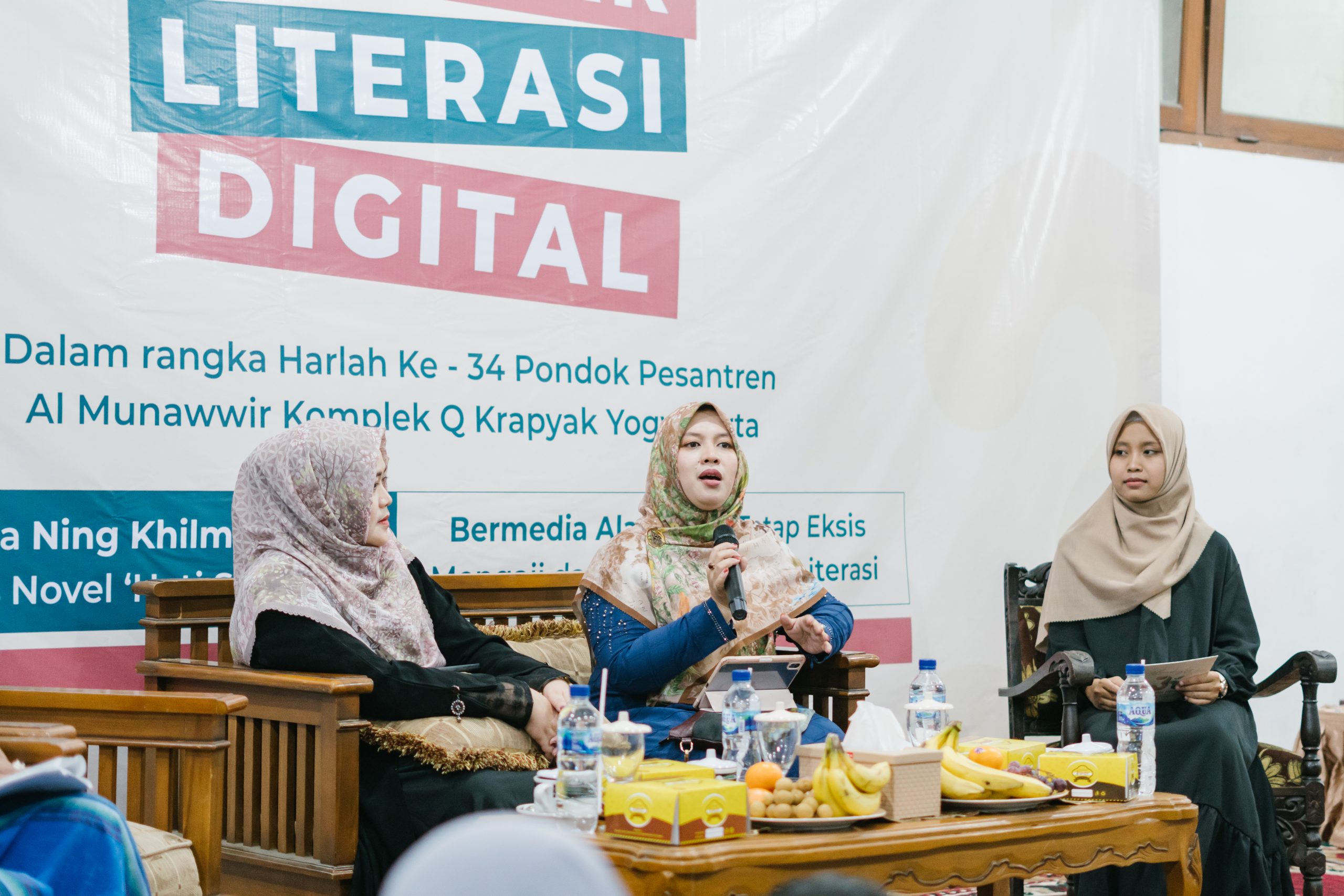 Seminar Literasi Digital Bersama Ning Khilma Anis