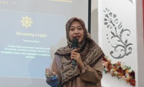 Ning Qotrunnada Az Zakiyah, Lc.