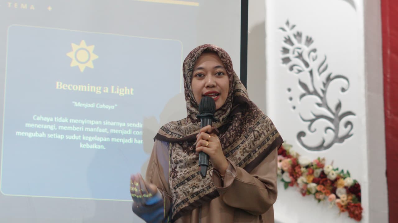 Ning Qotrunnada Az Zakiyah, Lc.