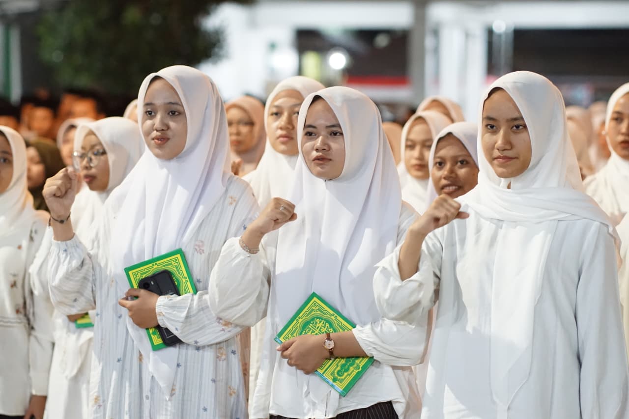 MALAM TIRAKATAN HARI KEMERDEKAAN DAN PUNCAK MUHARROMAN KRAPYAK 1448 H