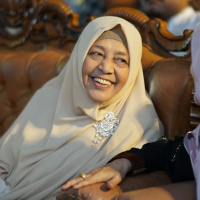 Ibu Nyai Hj. Husnul Khotimah Warson