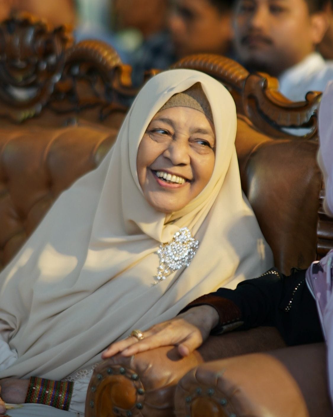 Mengenang Ibu Nyai Warson: Bunga Pengabdian yang Telah Gugur