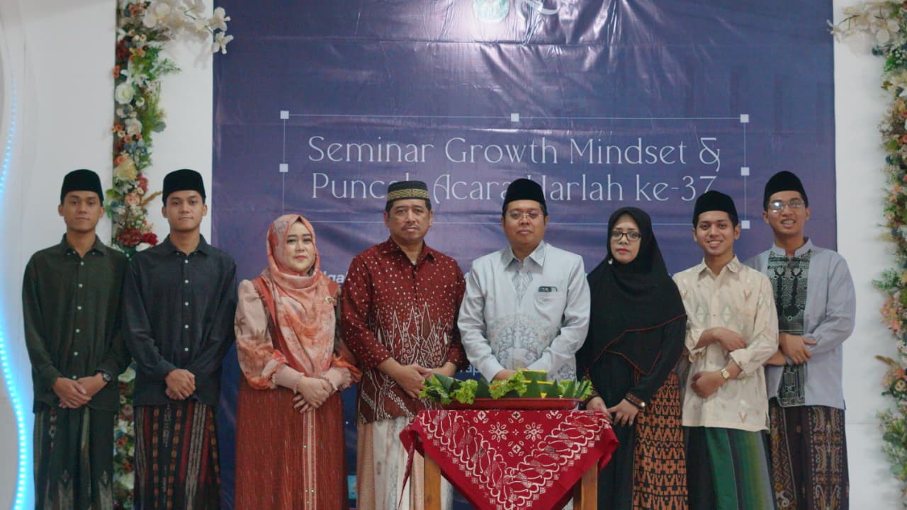 Mengenang Perjuangan, Menumbuhkan Harapan: Puncak Harlah ke-37 Komplek Q dan Seminar Growth Mindset